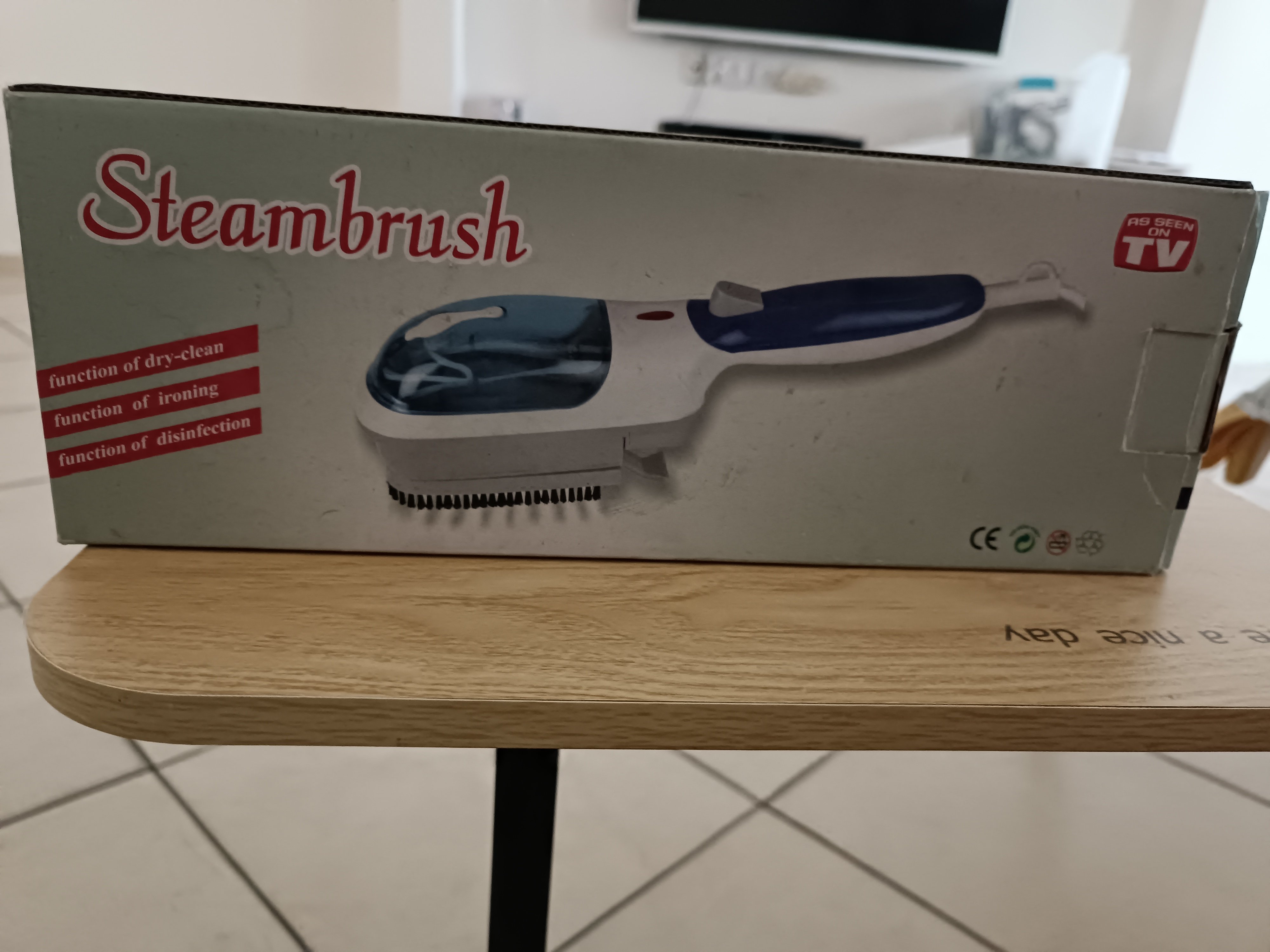 Dampf-Bürste zum Reinigen und Bügeln
